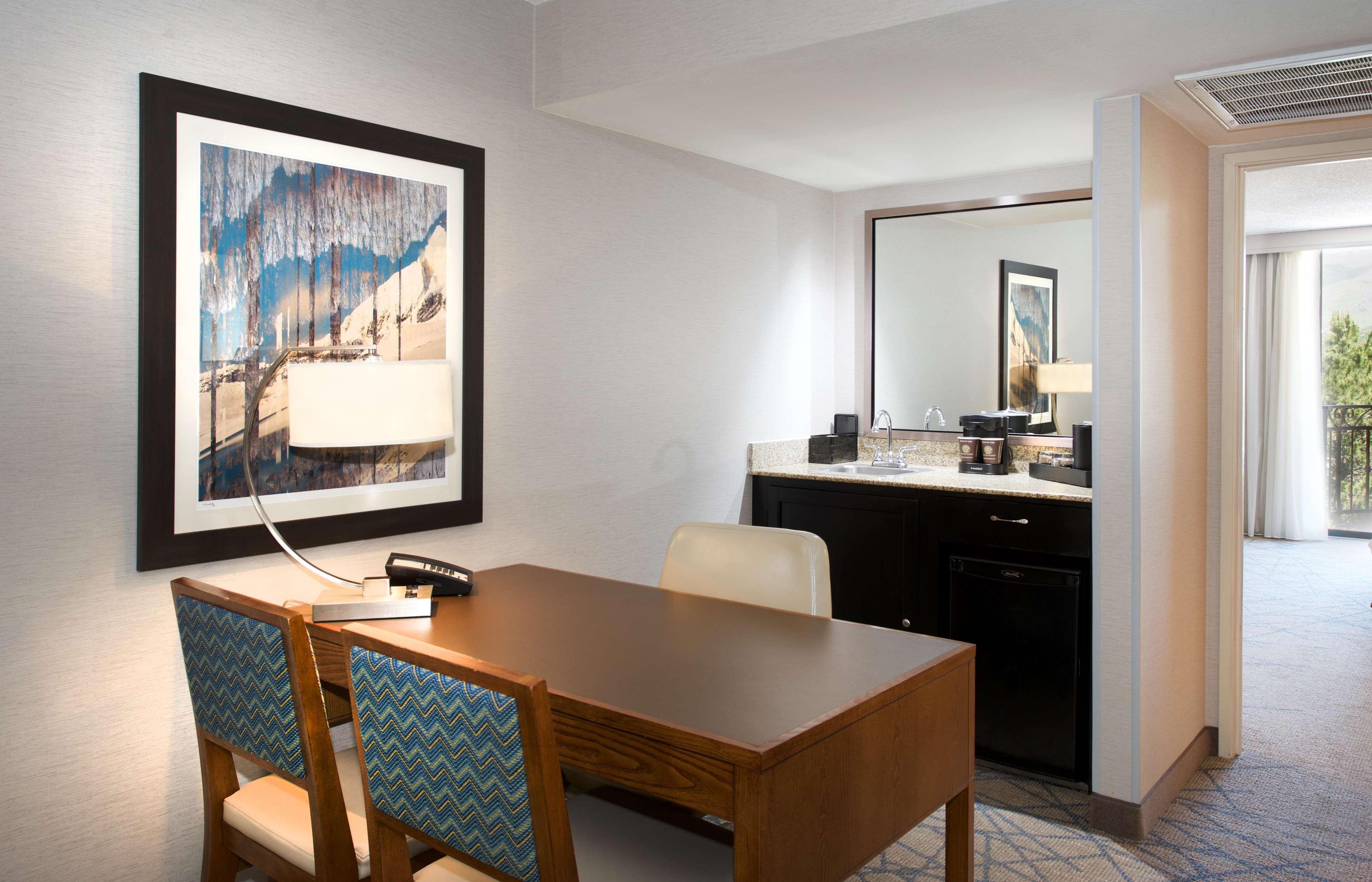Embassy Suites By Hilton Colorado Springs Zewnętrze zdjęcie